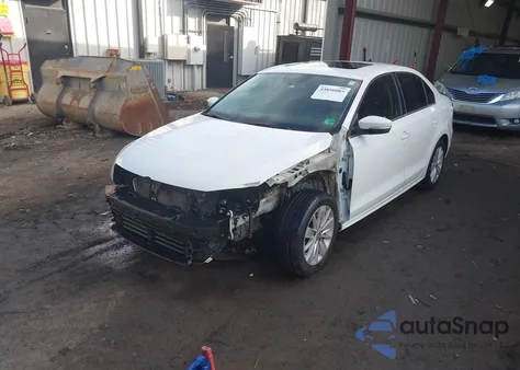 2015 Volkswagen Jetta 1.8T Se z USA, uszkodzony, nr VIN 3VWD07AJ1FM296747